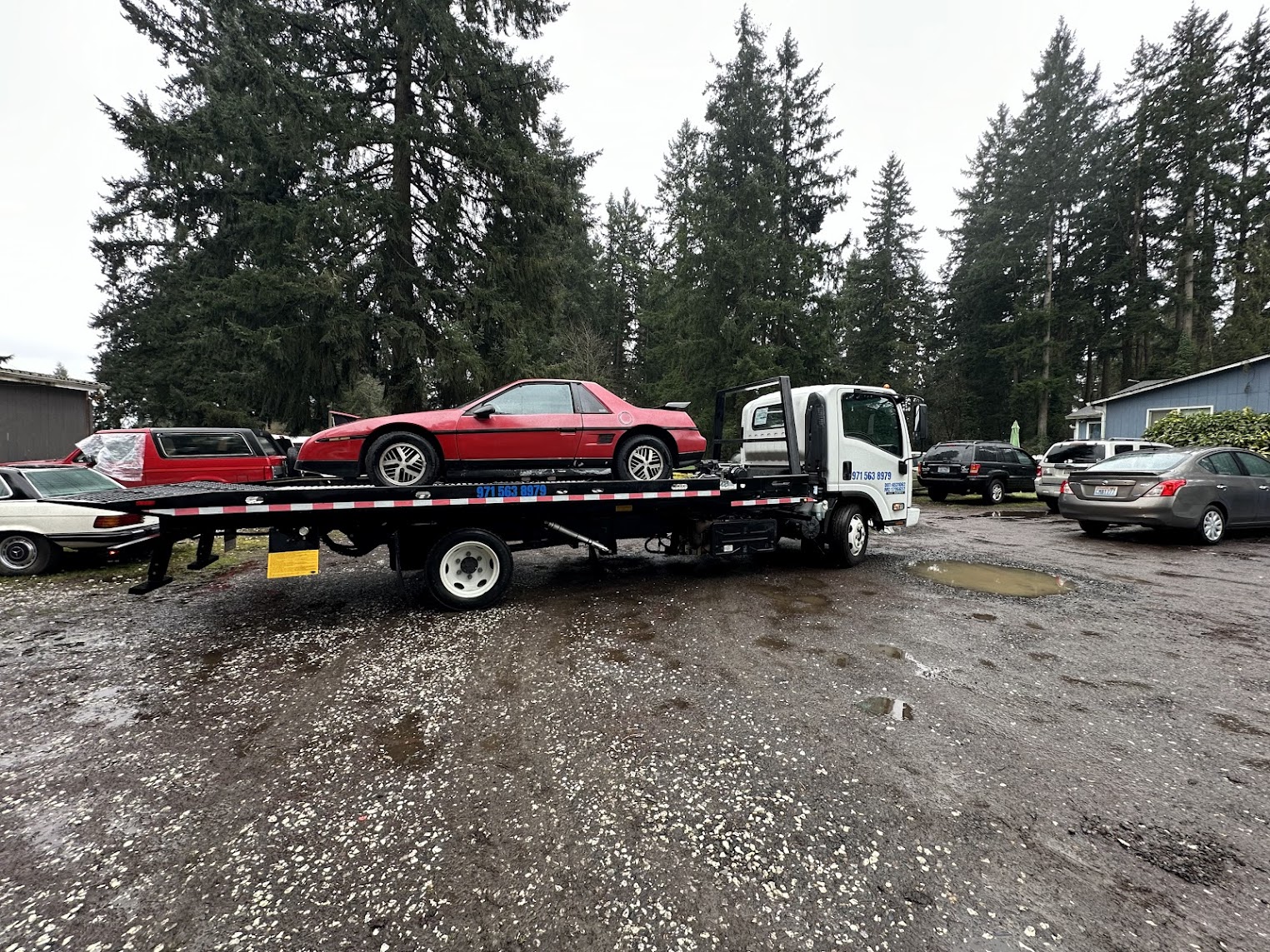 MRPL Towing truck ready for roadside assistance in Portland, Oregon