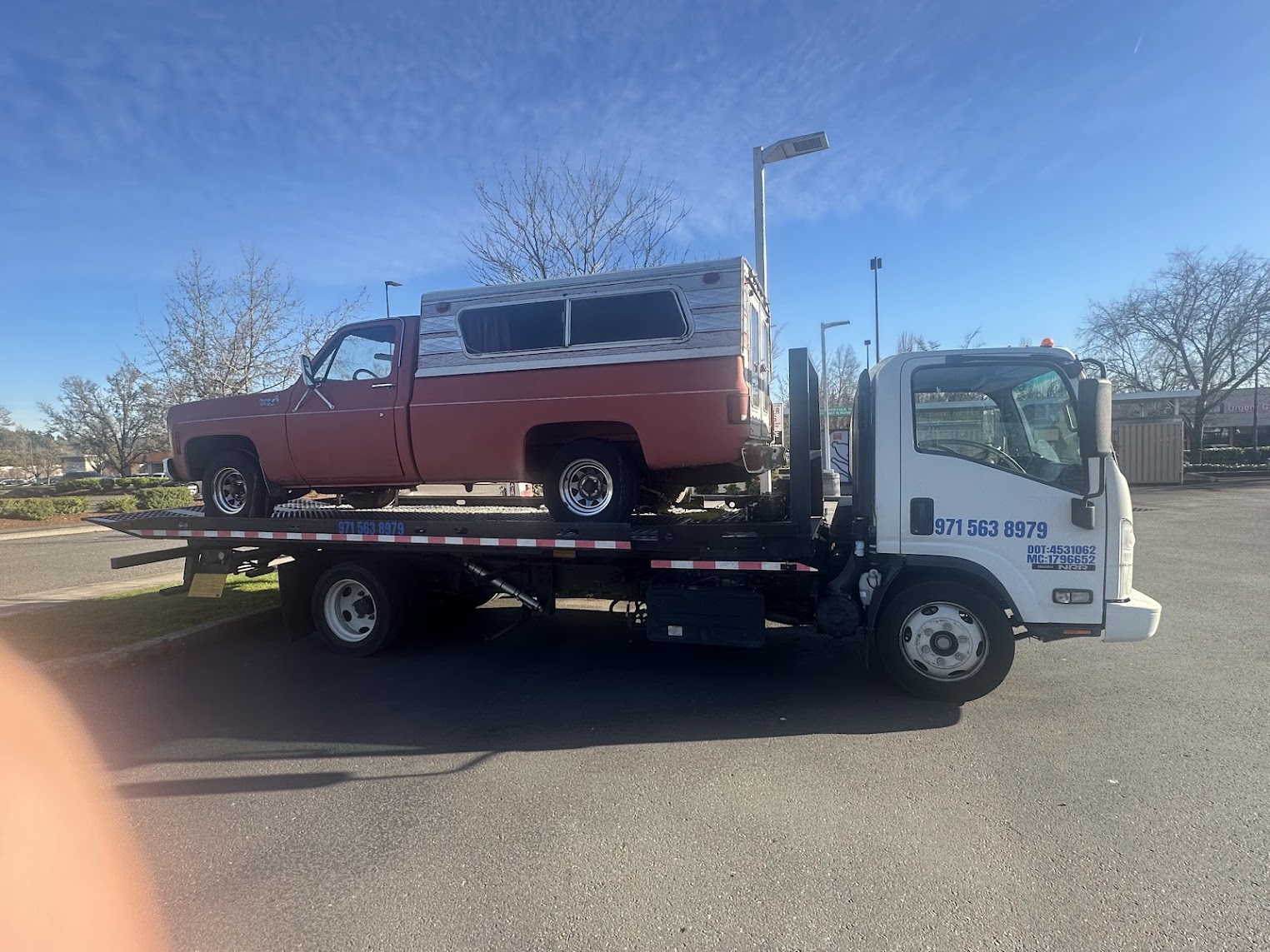 MRPL Towing assisting after a roadside incident