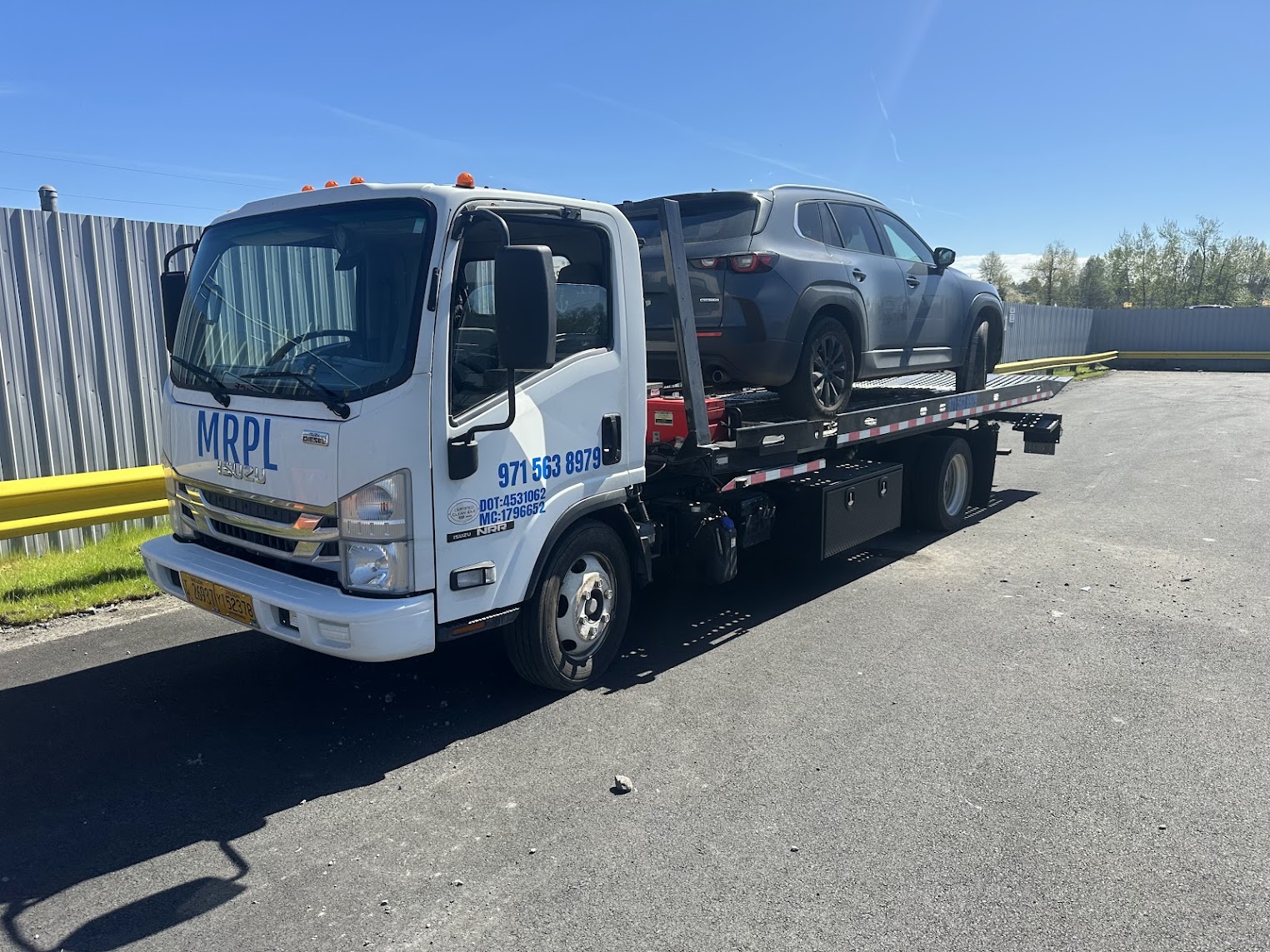 MRPL Towing transporting a vehicle safely